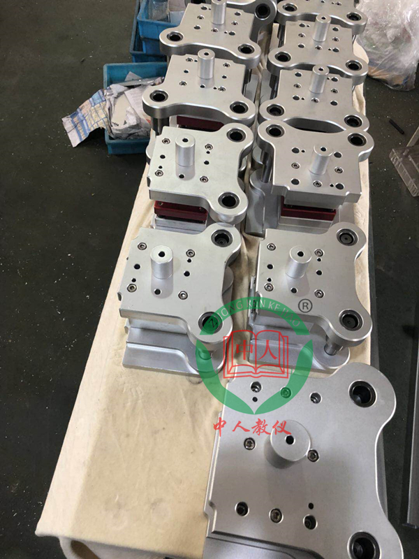 中人ZRMJ-CY铝合金冲压模具模型(图1) 冲压模具模型