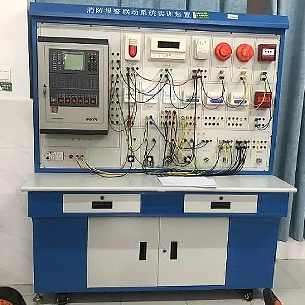 通过PLC实验台学习物流自动化技术，提高效率降低成本。(图2)