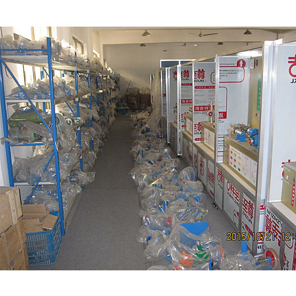 如何在众多品牌中选择适合自己的电工实训台？(图2)